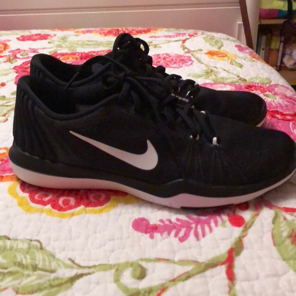 Nike black Flywire sneakers!